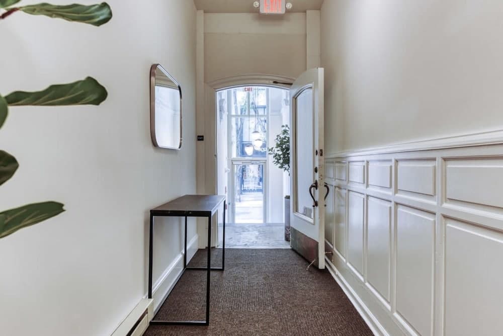Sosuite 1BR Apt w W/d, Desk Alcove interior in Philadelphia, PA — gallery photo 2