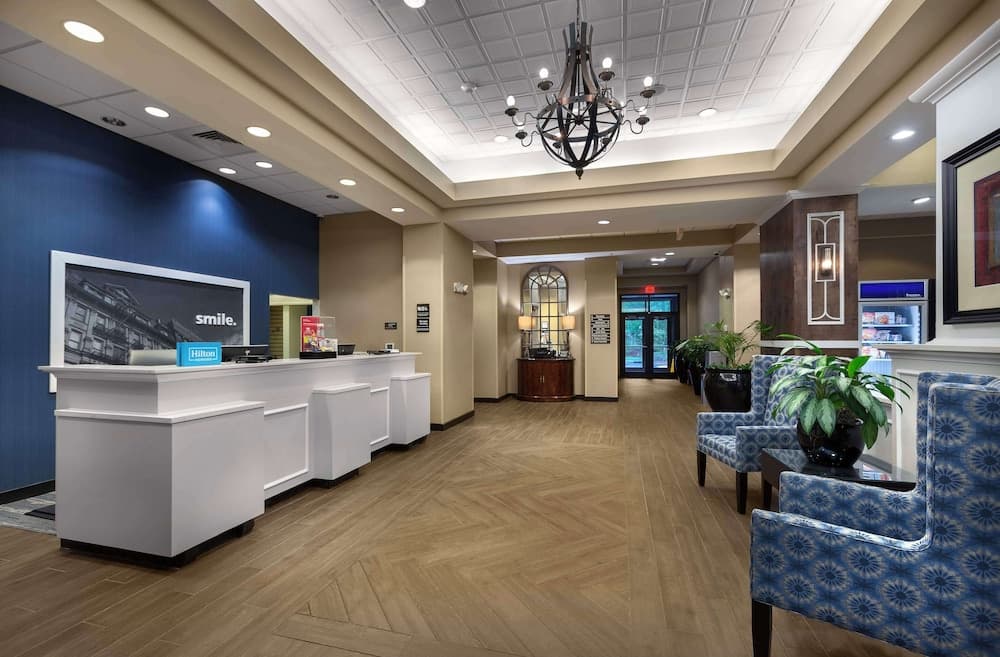 Hampton Inn Charlotte-Belmont at Montcross interior in Belmont, NC — gallery photo 2