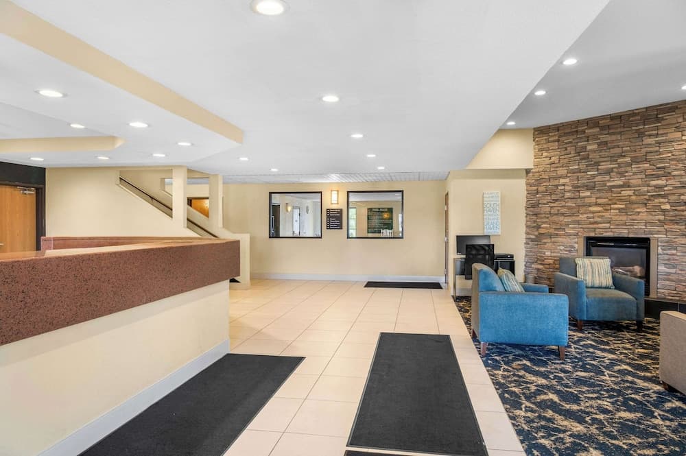 White Pines Inn & Suites gallery photo in Holland, MI — image 53