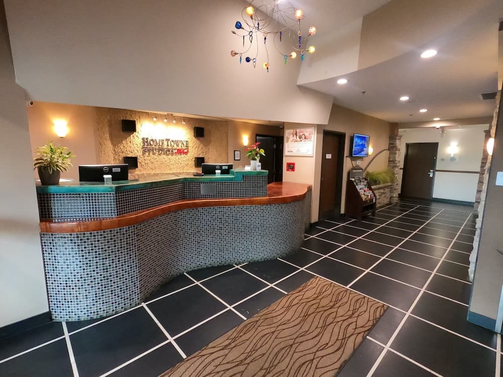 Hometowne Studios & Suites By Red Roof Washington interior in Washington, PA — gallery photo 2