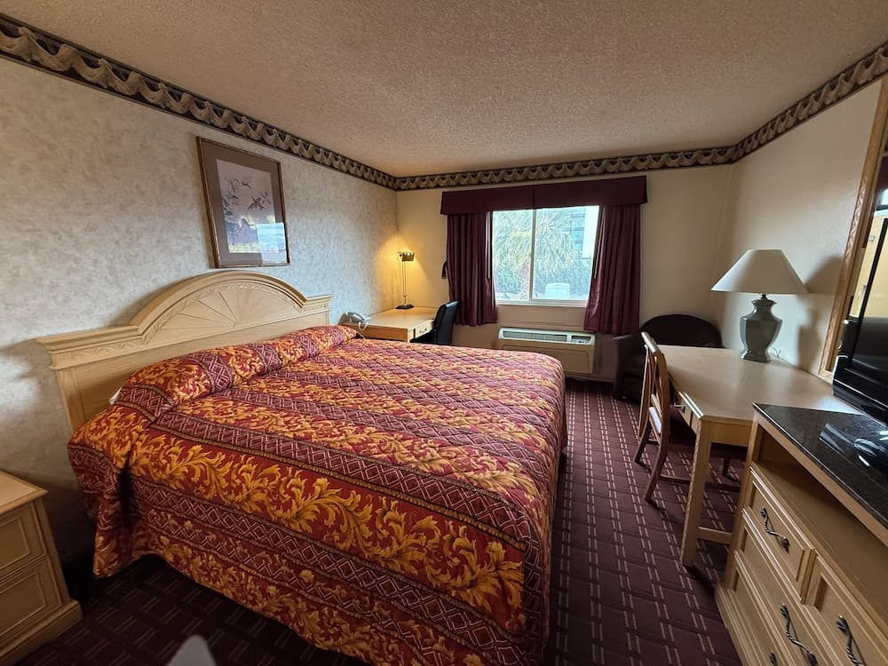 New Budget Inn property views in Victorville, CA — gallery photo 3