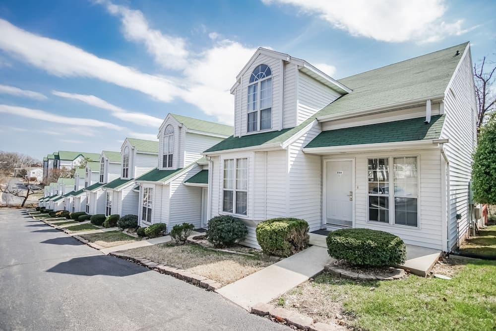 The Townhouses featured exterior or lobby in Branson, MO — similar hotel