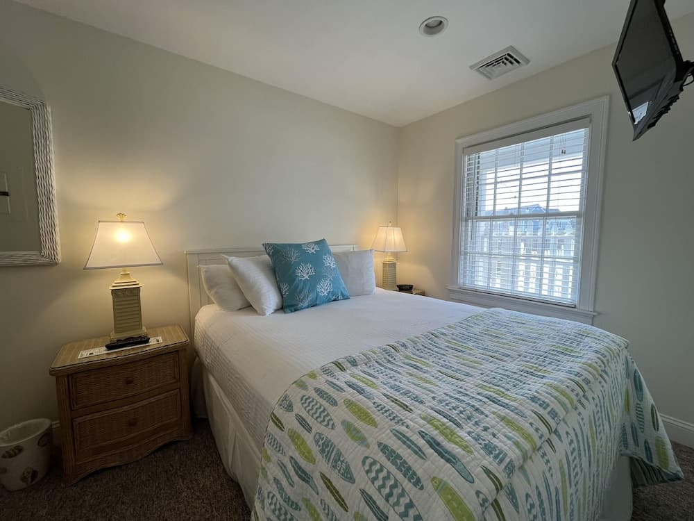 Beach Breeze Inn gallery photo in Falmouth, MA — image 63