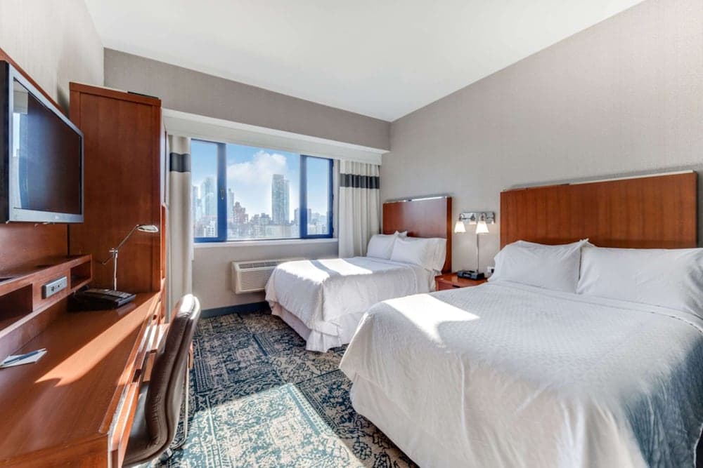 Vista LIC Hotel, BW Premier Collection property views in Long Island City, NY — gallery photo 3