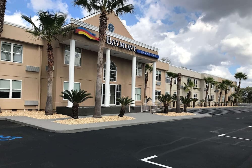 Baymont by Wyndham Lake Park Valdosta I-75 featured exterior or lobby in Lake Park, GA — similar hotel