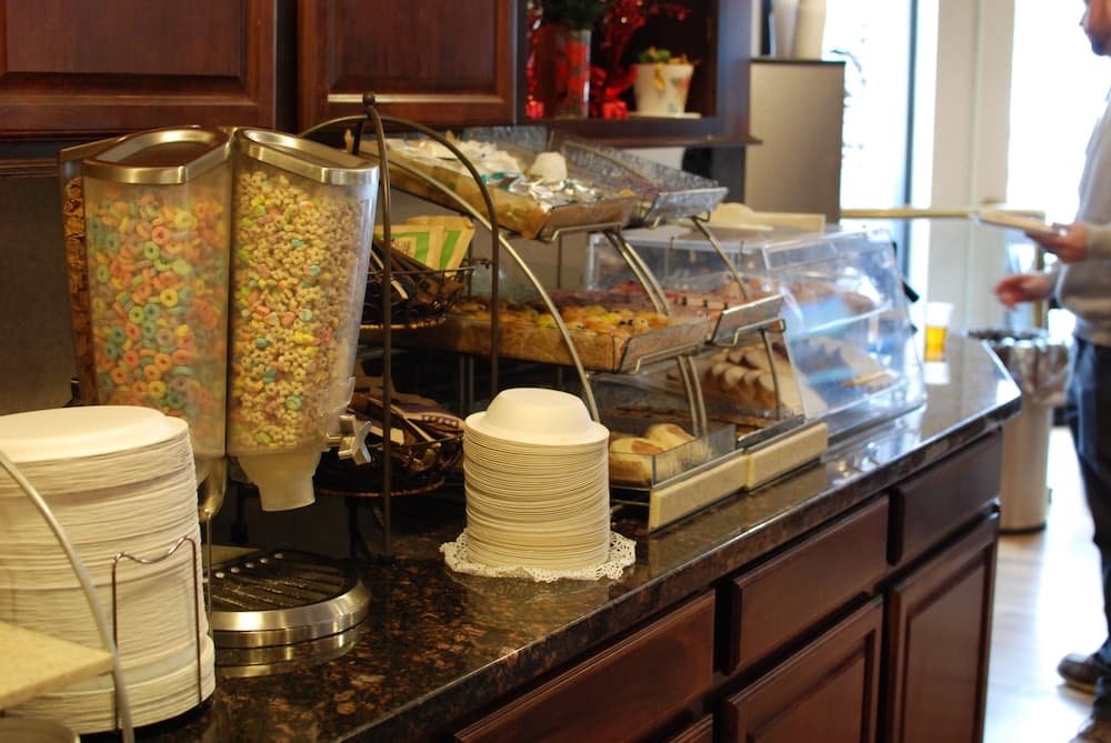 Express Suites Riverport Inn & Suites gallery photo in Winona, MN — image 33