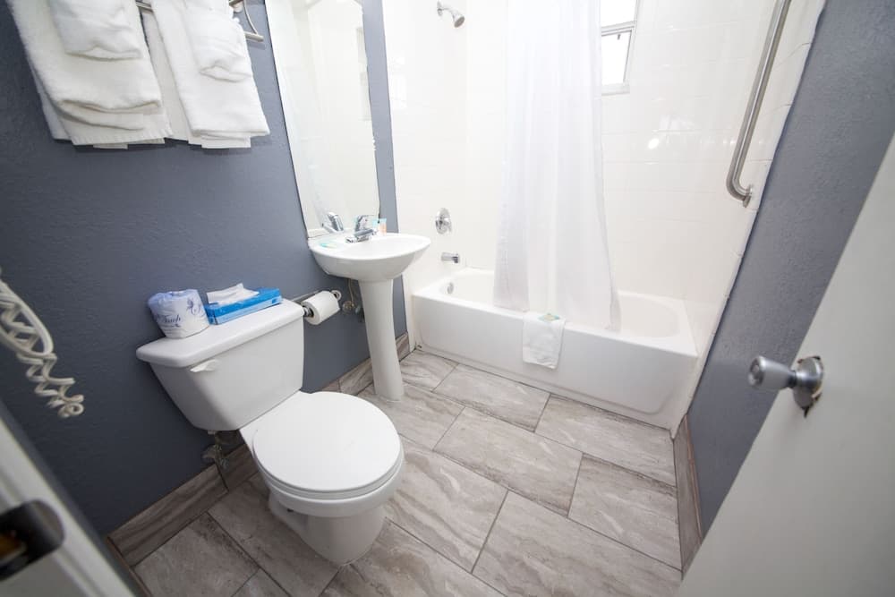 The Beach House Inn property views in Daytona Beach, FL — gallery photo 3