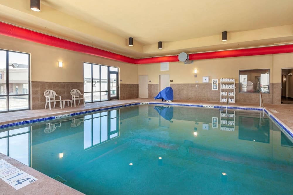 Comfort Suites Oshkosh West property views in Oshkosh, WI — gallery photo 3