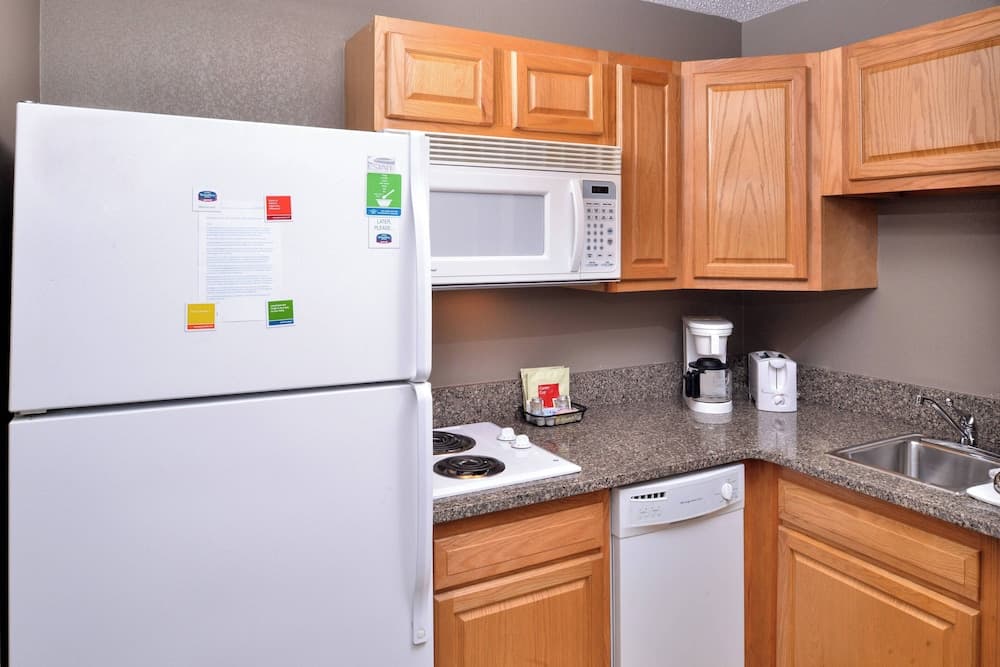 Towneplace Suites by Marriott Warren gallery photo in Warren, MI — image 23