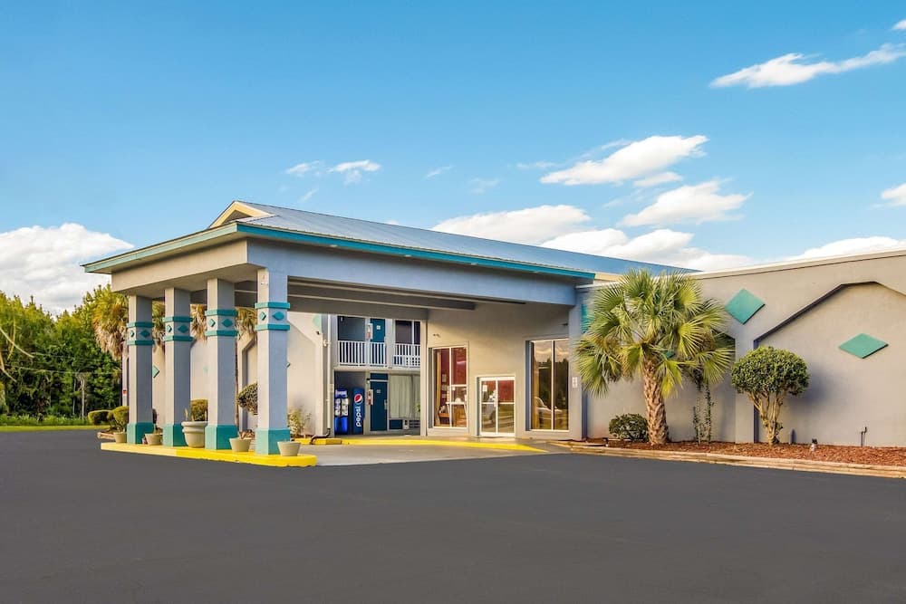 Econo Lodge featured exterior or lobby in Townsend, GA — similar hotel
