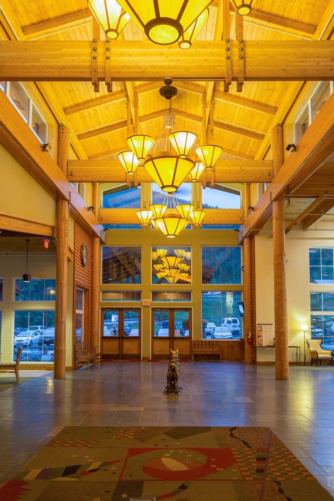 Holland America Denali Lodge property views in Denali National Park, AK — gallery photo 3