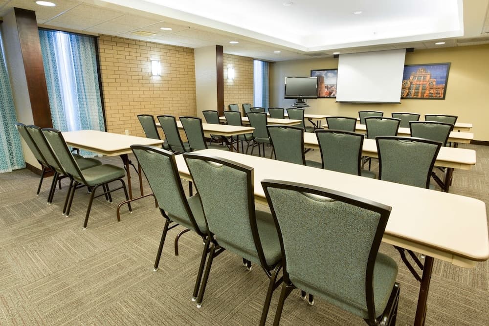 Heritage Inn Suites Houston/Sugar Land, Trademark by Wyndham gallery photo in Sugar Land, TX — image 4