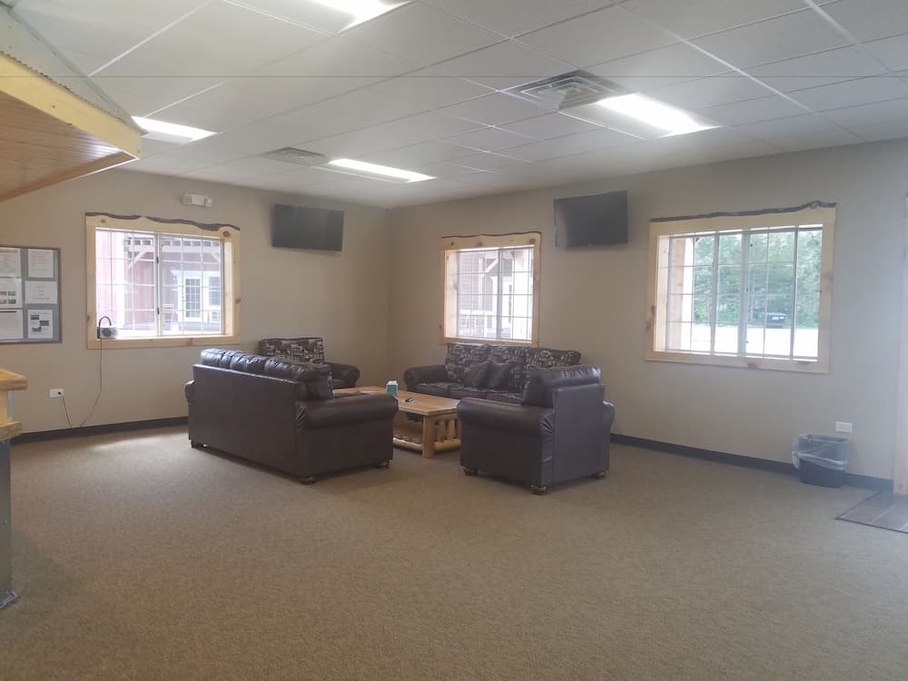 Woodside Old Towne Hotel interior in Mauston, WI — gallery photo 2