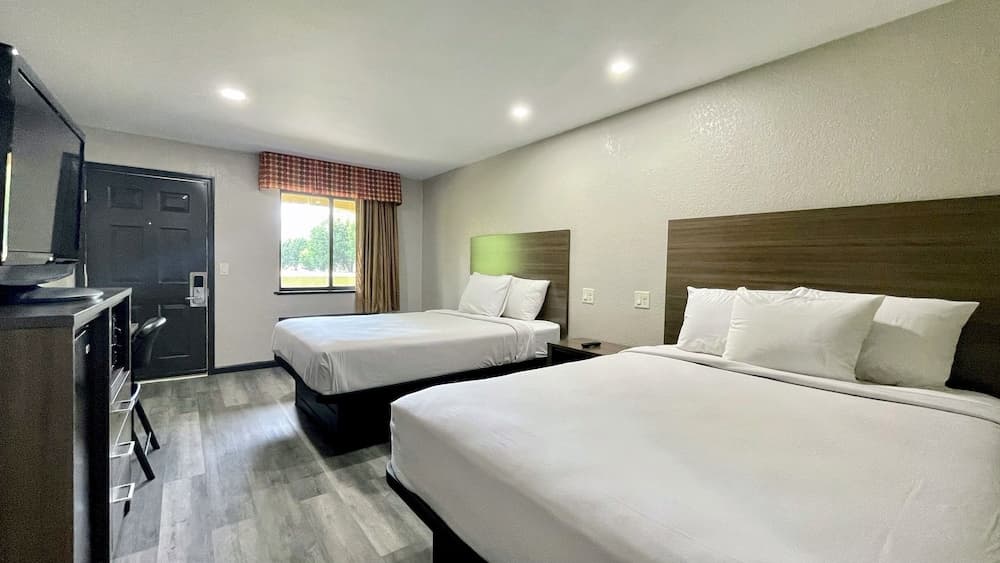 Best Value Inn exterior or lobby in Bloomington, IN — main listing photo