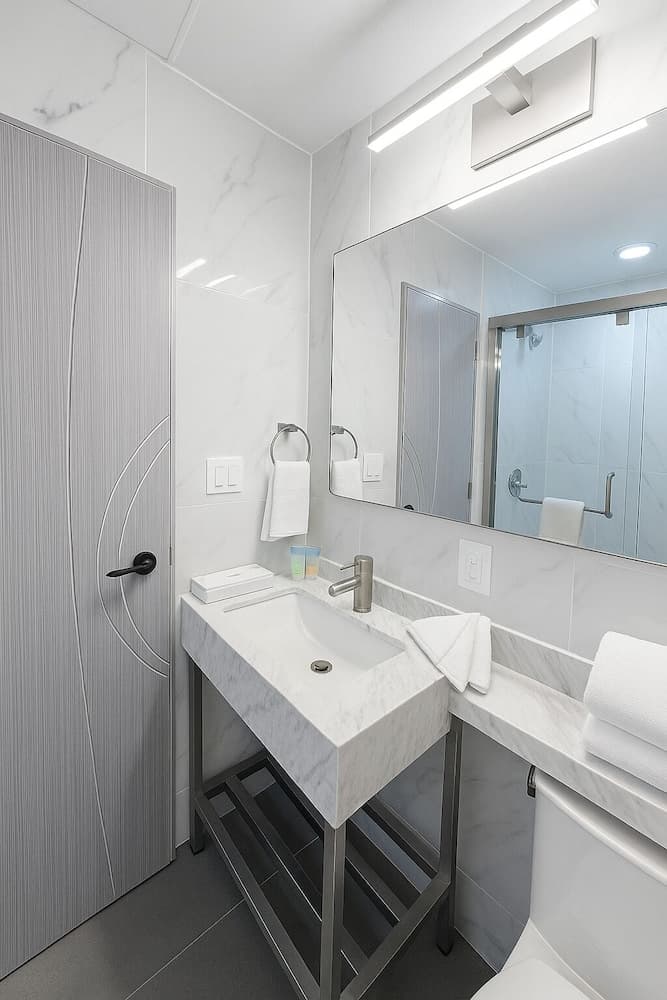 LIV Hotel Bronx - Newly Built interior in Bronx, NY — gallery photo 2