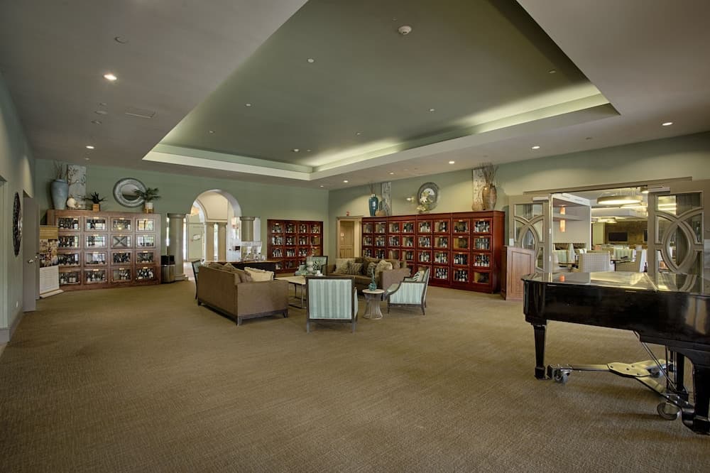 Tampa Palms Country Club interior in Tampa, FL — gallery photo 2