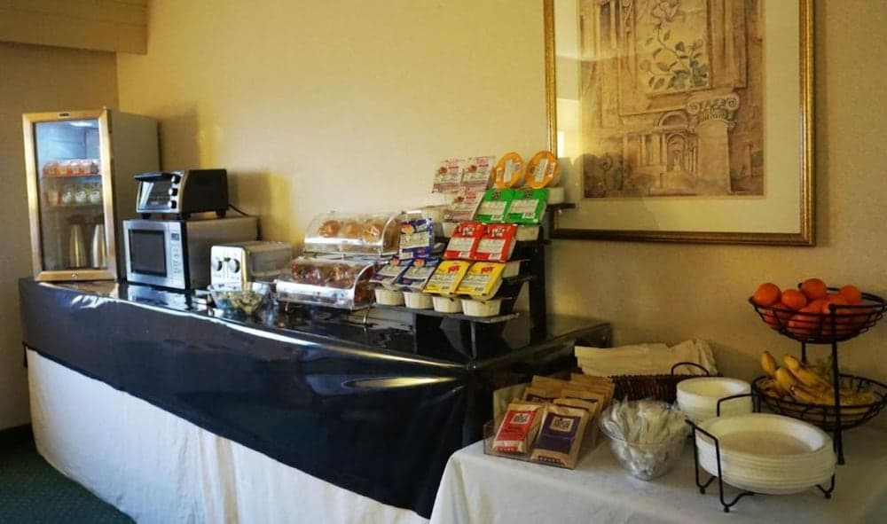 Modesto Hotel property views in Modesto, CA — gallery photo 3