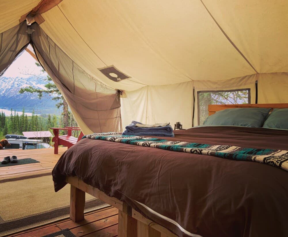 Alpenglow Luxury Camping interior in Sutton — gallery photo 2