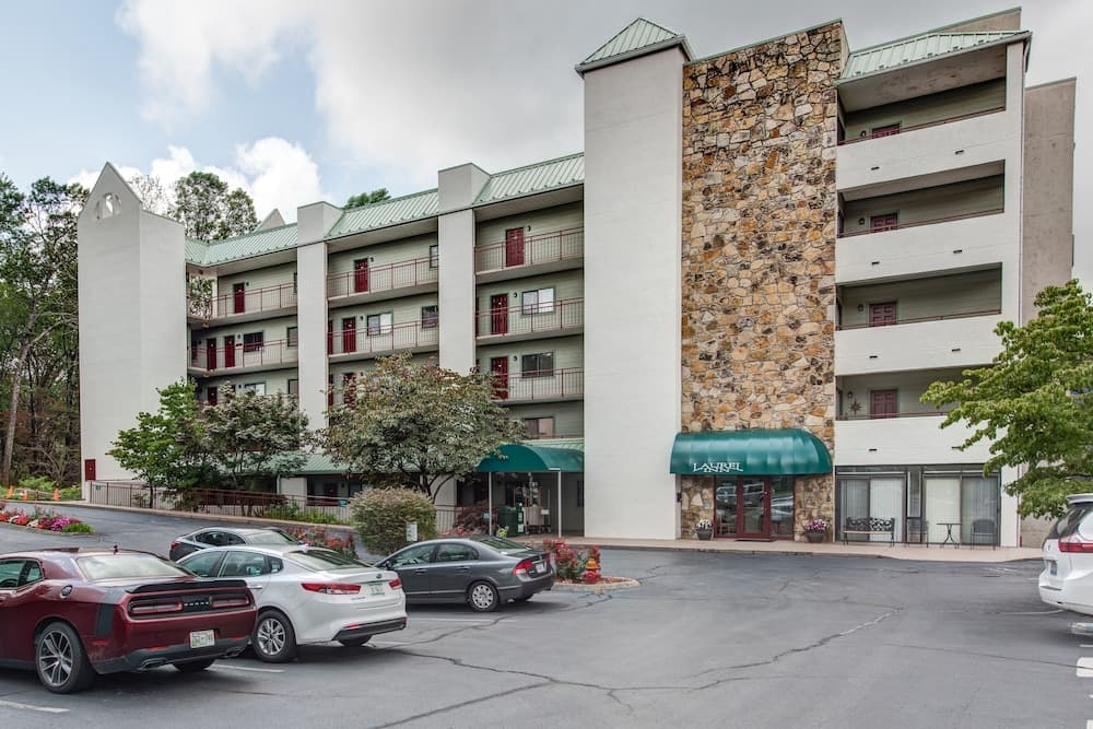 Laurel Inn Condominium featured exterior or lobby in Gatlinburg, TN — similar hotel