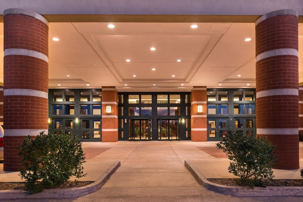 Crowne Plaza Springfield Convention Center by IHG gallery photo in Springfield, IL — image 55