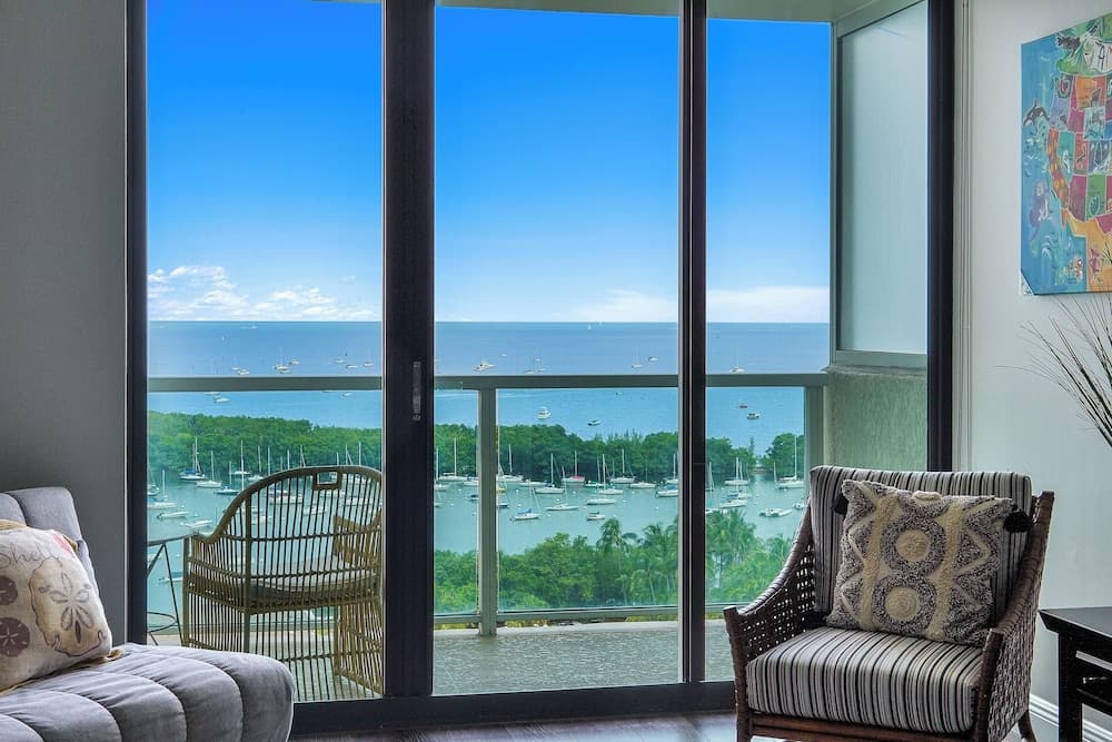 Sight of SAIL Boats Tranquil 1 bedroom featured exterior or lobby in Miami, FL — similar hotel