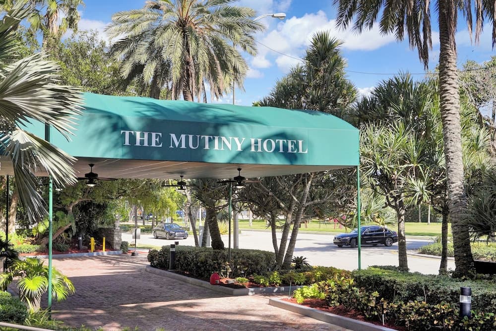 1 Bedroom Steps to Marina and CocoWalk featured exterior or lobby in Miami, FL — similar hotel