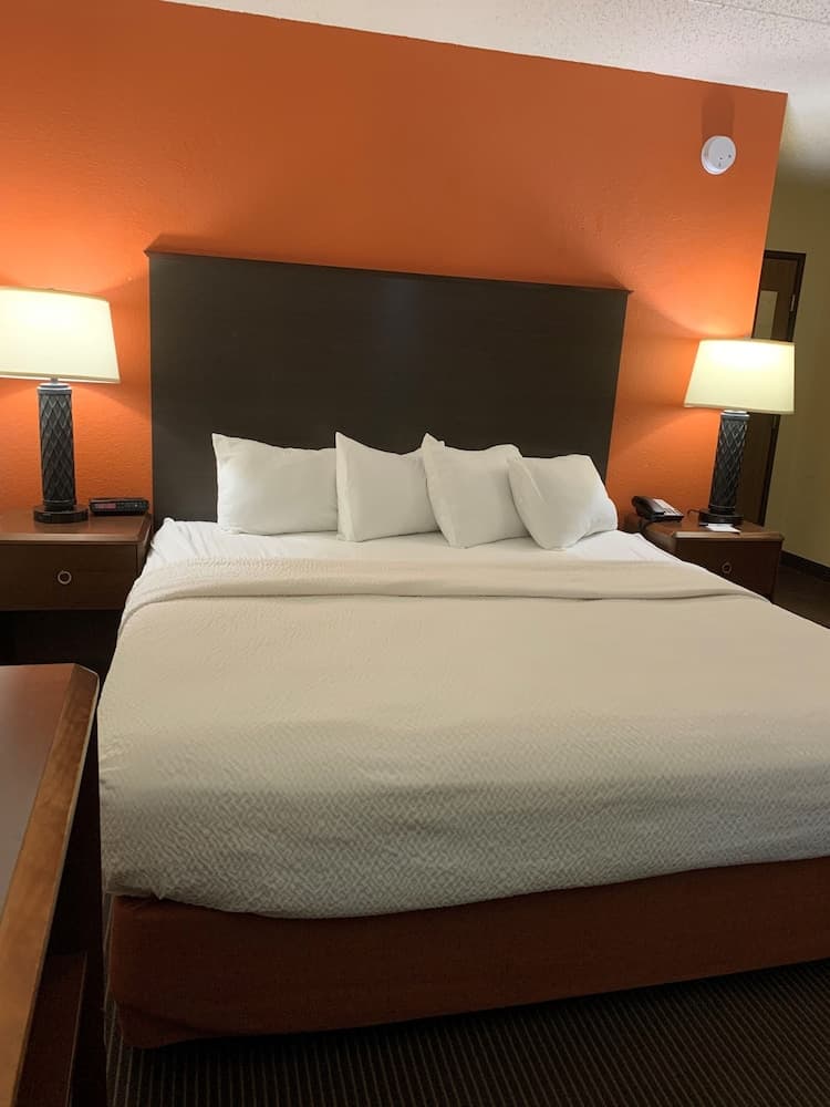AmericInn by Wyndham Minocqua interior in Minocqua, WI — gallery photo 2