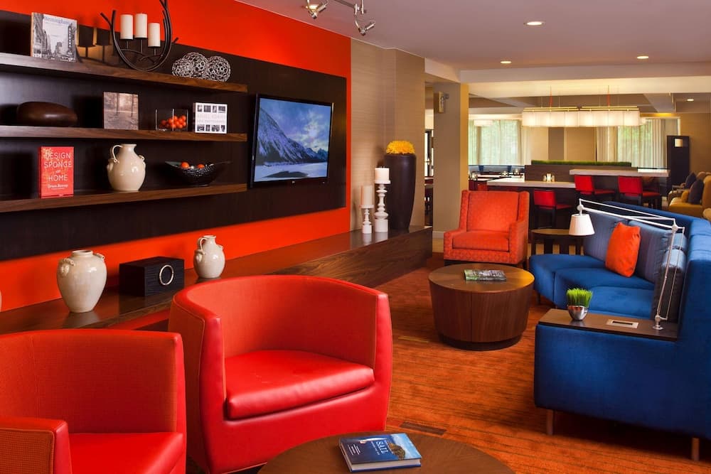 Spark by Hilton Birmingham Colonnade interior in Birmingham, AL — gallery photo 2