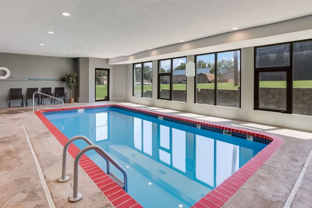 Quality Inn Lees Summit - Kansas City gallery photo in Lee's Summit, MO — image 37