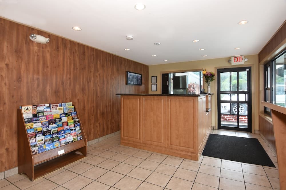 Ardsley Acres Hotel Westchester interior in Ardsley, NY — gallery photo 2
