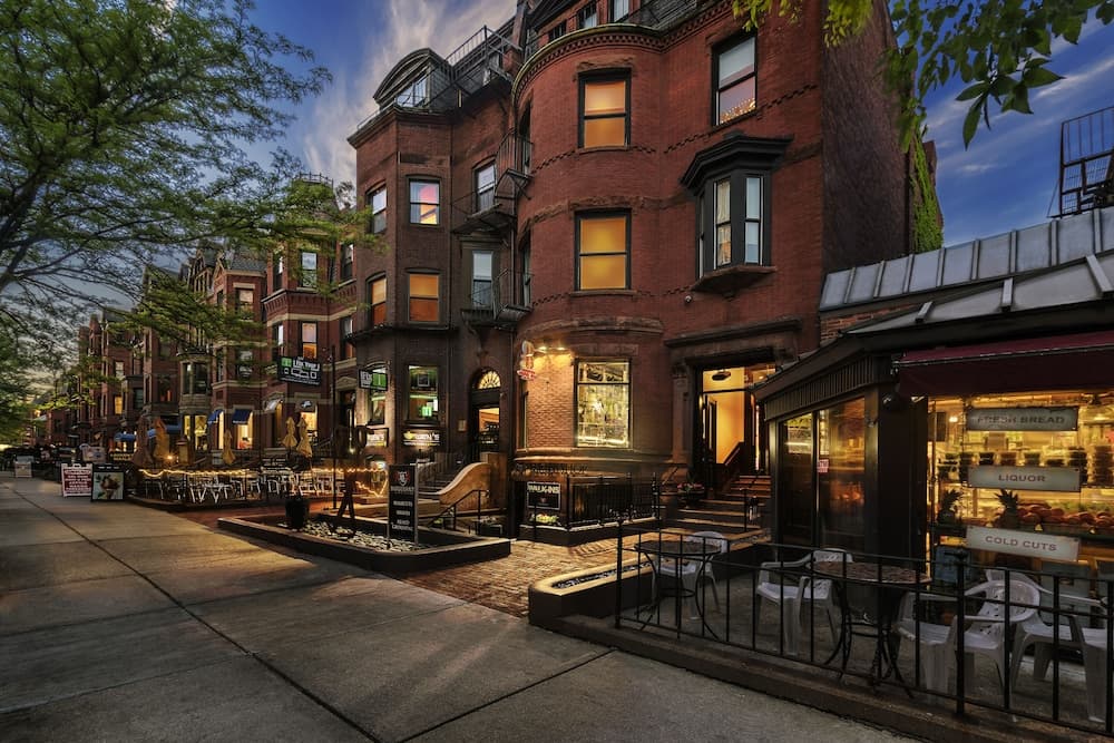 Maverick Suites at 245 Newbury St — hotel in Boston, Massachusetts