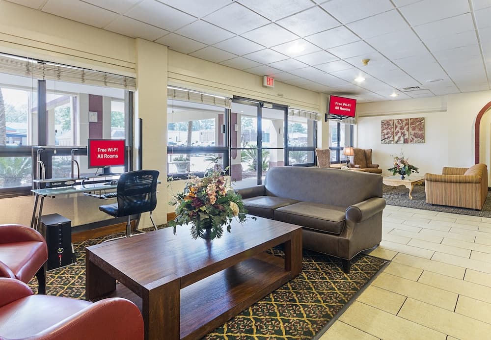Red Roof Inn Montgomery - Midtown property views in Montgomery, AL — gallery photo 3