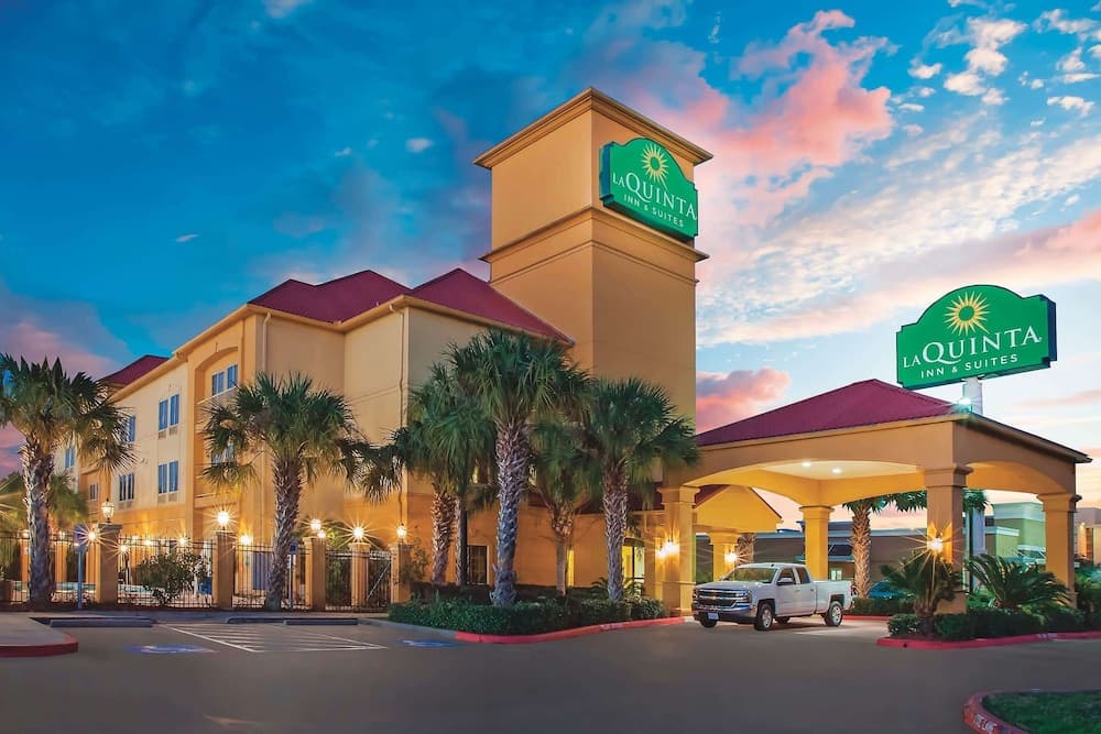 La Quinta Inn & Suites by Wyndham Beaumont West gallery photo in Beaumont, TX — image 12
