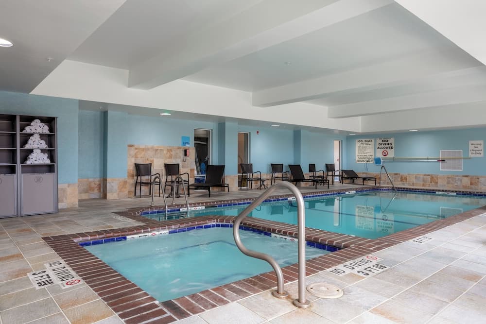 Holiday Inn Express & Suites El Paso West by IHG property views in El Paso, TX — gallery photo 3