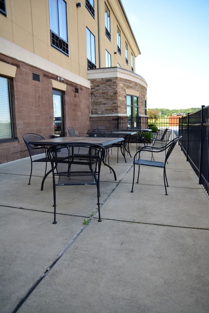 Holiday Inn Express & Suites Youngstown West - Austintown by IHG gallery photo in Austintown, OH — image 23
