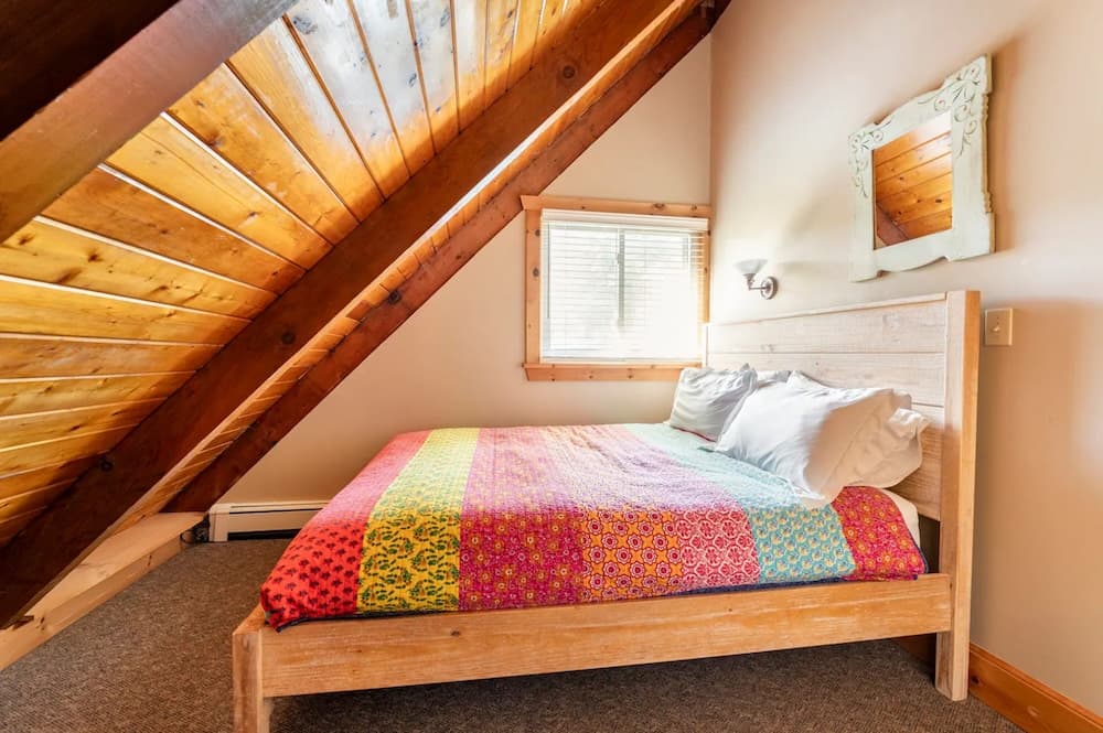 Kaatskill Mountain Club & Condos by Vail Resorts interior in Hunter — gallery photo 2