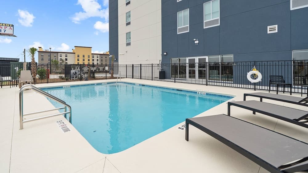 Candlewood Suites Perry-National Fairground Area by IHG interior in Perry, GA — gallery photo 2