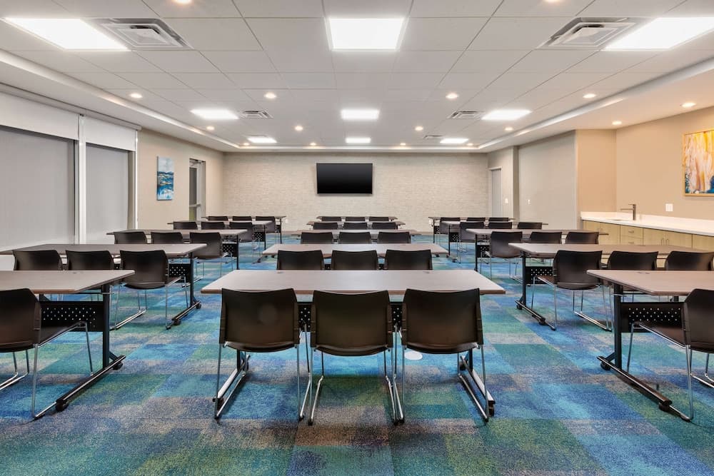 Home2 Suites by Hilton Grand Blanc Flint gallery photo in Grand Blanc, MI — image 11