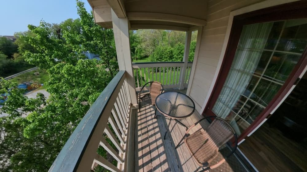 Grand Wood Suites gallery photo in Nashville, IN — image 20