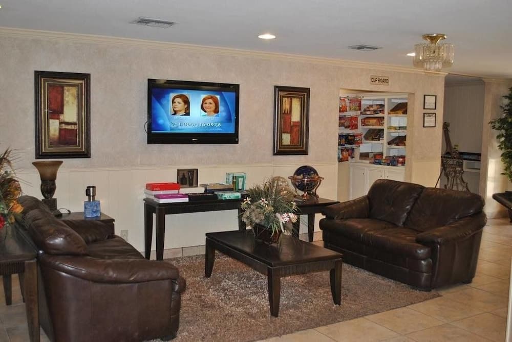 Executive Inn interior in Brookshire, TX — gallery photo 2