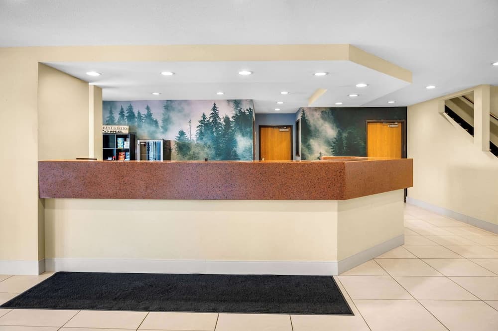 White Pines Inn & Suites gallery photo in Holland, MI — image 38