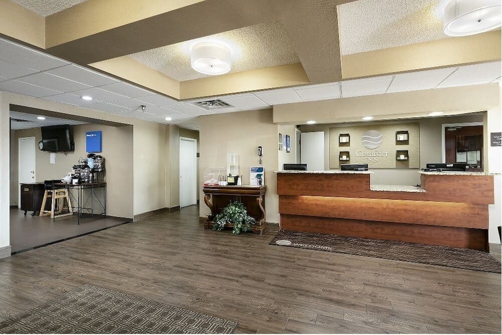 Spark by Hilton Muskogee interior in Muskogee, OK — gallery photo 2
