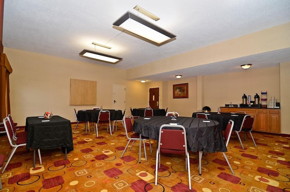 Holiday Inn Express Burlington by IHG gallery photo in Burlington, NC — image 63