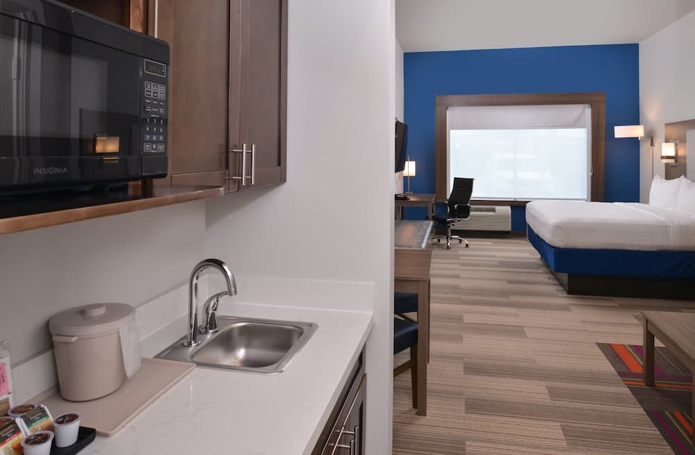 Holiday Inn Express & Suites Houston E - Pasadena by IHG gallery photo in Pasadena, TX — image 38