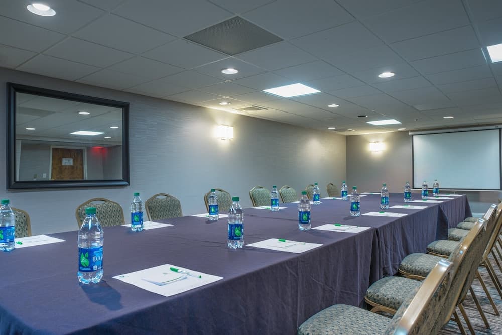Holiday Inn Harrisburg - Hershey Area, I-81 by IHG gallery photo in Grantville, PA — image 34