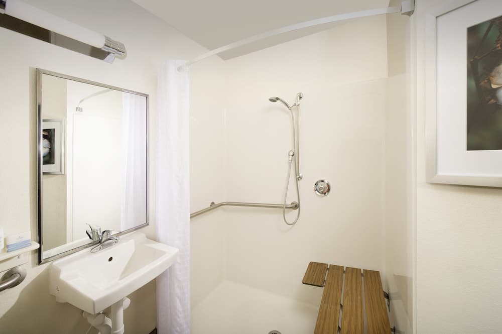 Candlewood Suites Richmond-South by IHG interior in Richmond, VA — gallery photo 2