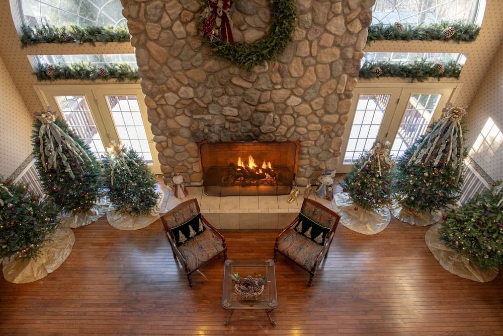 Christmas Farm Inn and Spa interior in Jackson — gallery photo 2