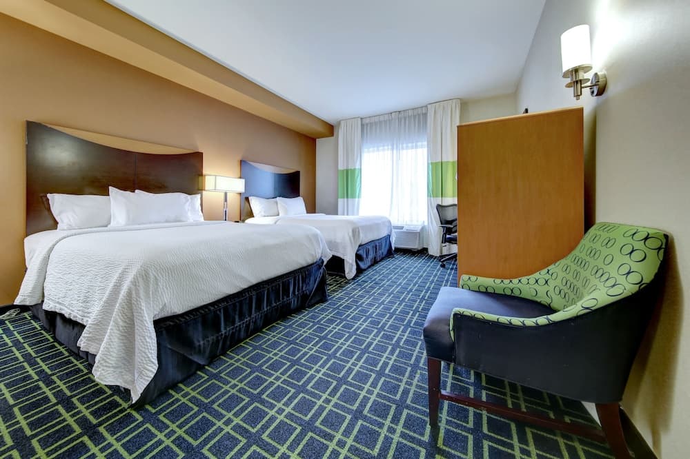 Fairfield Inn & Suites by Marriott Harrisburg West interior in New Cumberland, PA — gallery photo 2