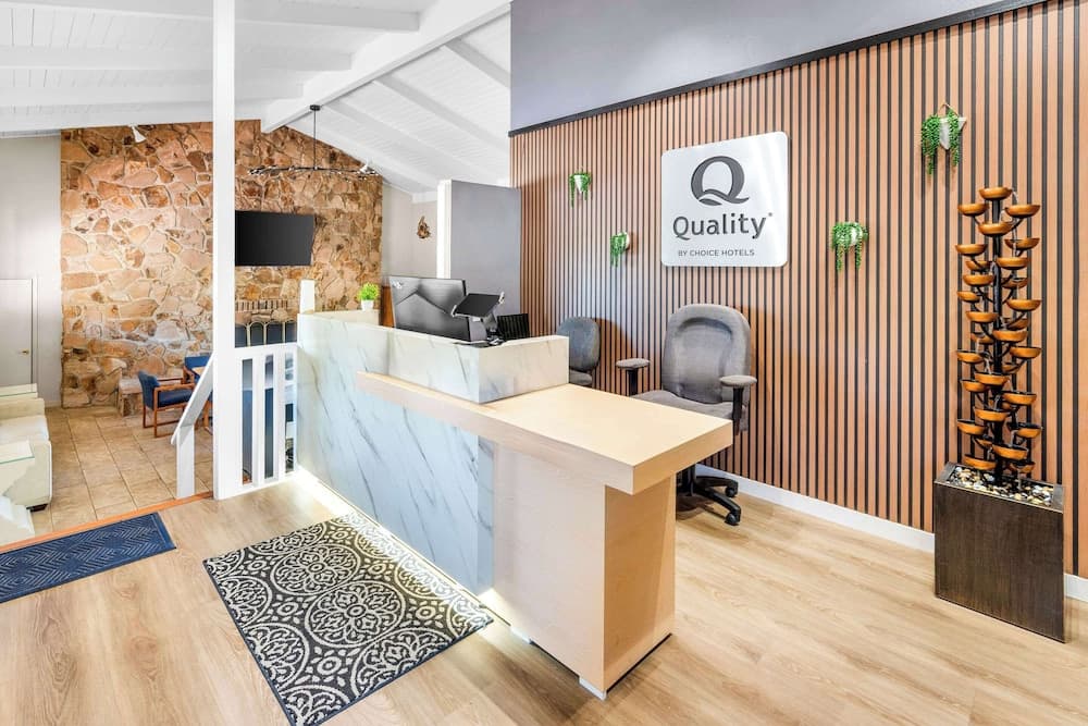 Quality Inn & Suites Jackson interior in Jackson, CA — gallery photo 2