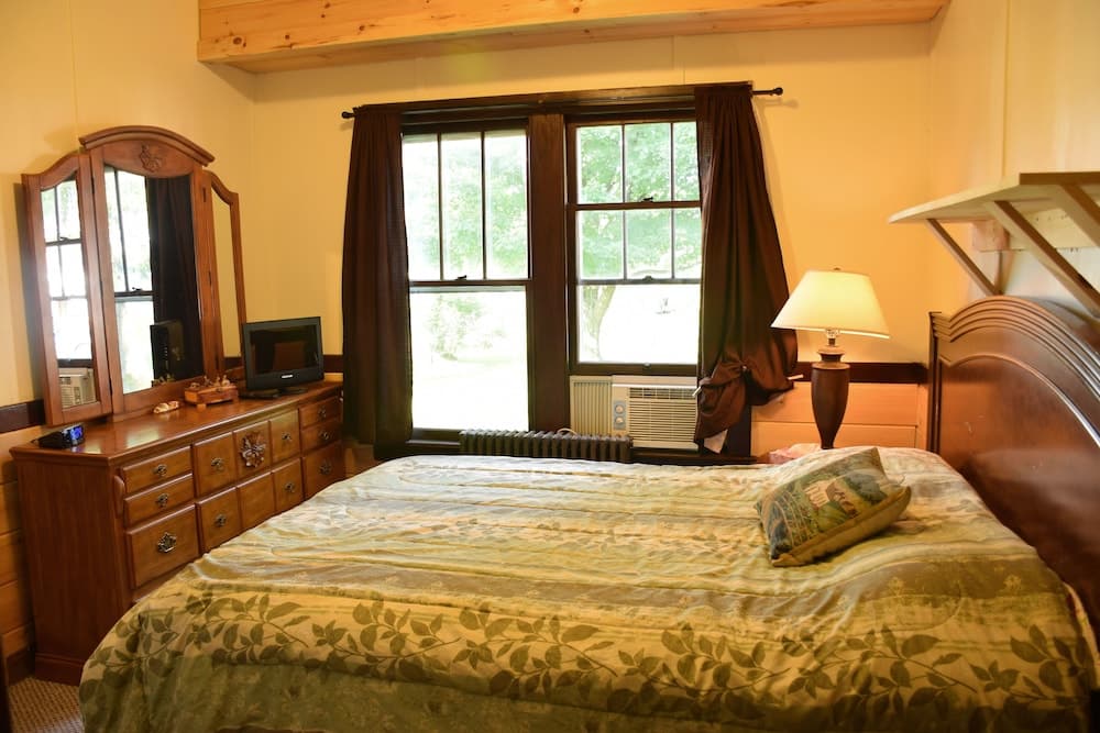 The Baseball Hotel gallery photo in Richfield Springs, NY — image 149